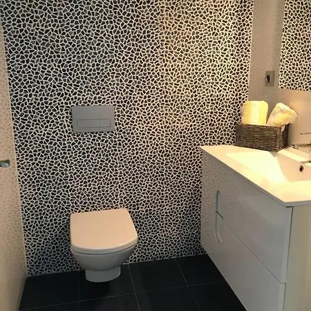 Lujoso Enfrente Del Mar